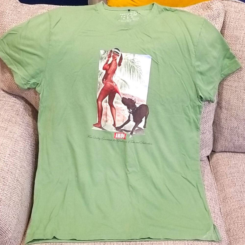 XXL Akoo - Green Graphic Tshirt - Worn Once